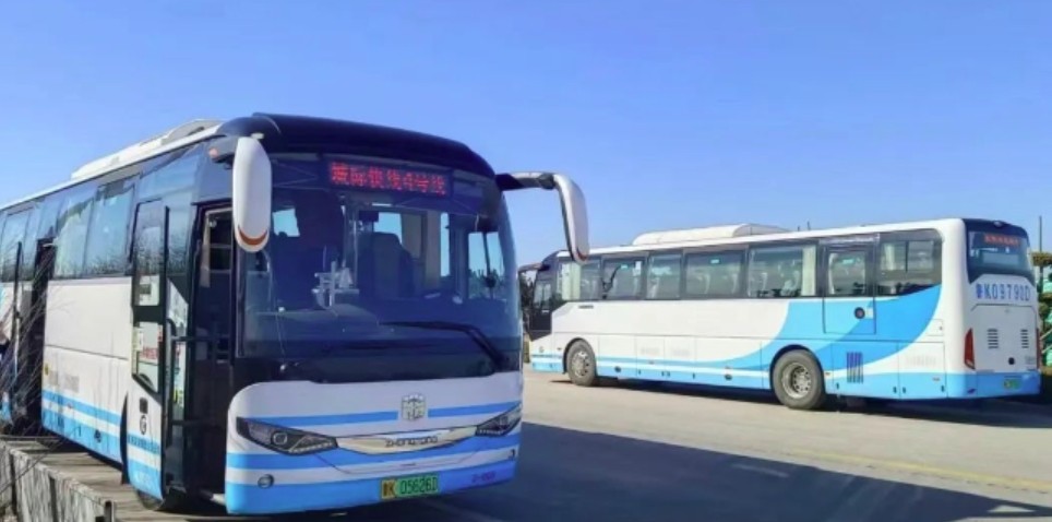 乘坐城際4號(hào)線，打卡布魯維斯、那香海、海草部落，連線貓頭山、火炬八街。